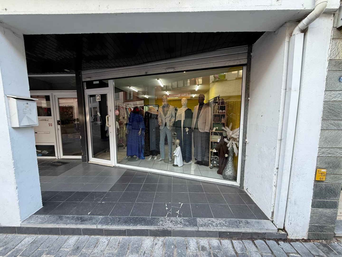 VERHUURD COMMERCIEEL GELIJKVLOERS - foto 2