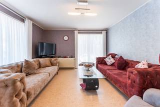 Are you looking for a valuable investment on a plot of 4630 m²? Look no further! This apartment building consists of two apartments, each with...