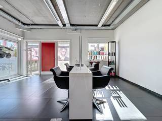 In Nieuwpoort-Bad vindt u dit veelzijdige handelspand, ideaal gelegen op een centrale en goed bereikbare locatie en geschikt voor...