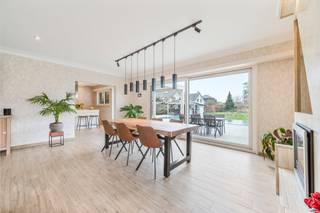Ontdek deze vrijstaande en energiezuinige woning in Melsele!Deze woning uit 1991 werd gerenoveerd in 2022 en is uitstekend gelegen op het einde van...