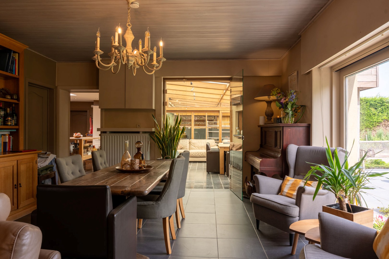 Rustig gelegen, alleenstaande woning met mooie tuin op 1.195 m² - foto 5