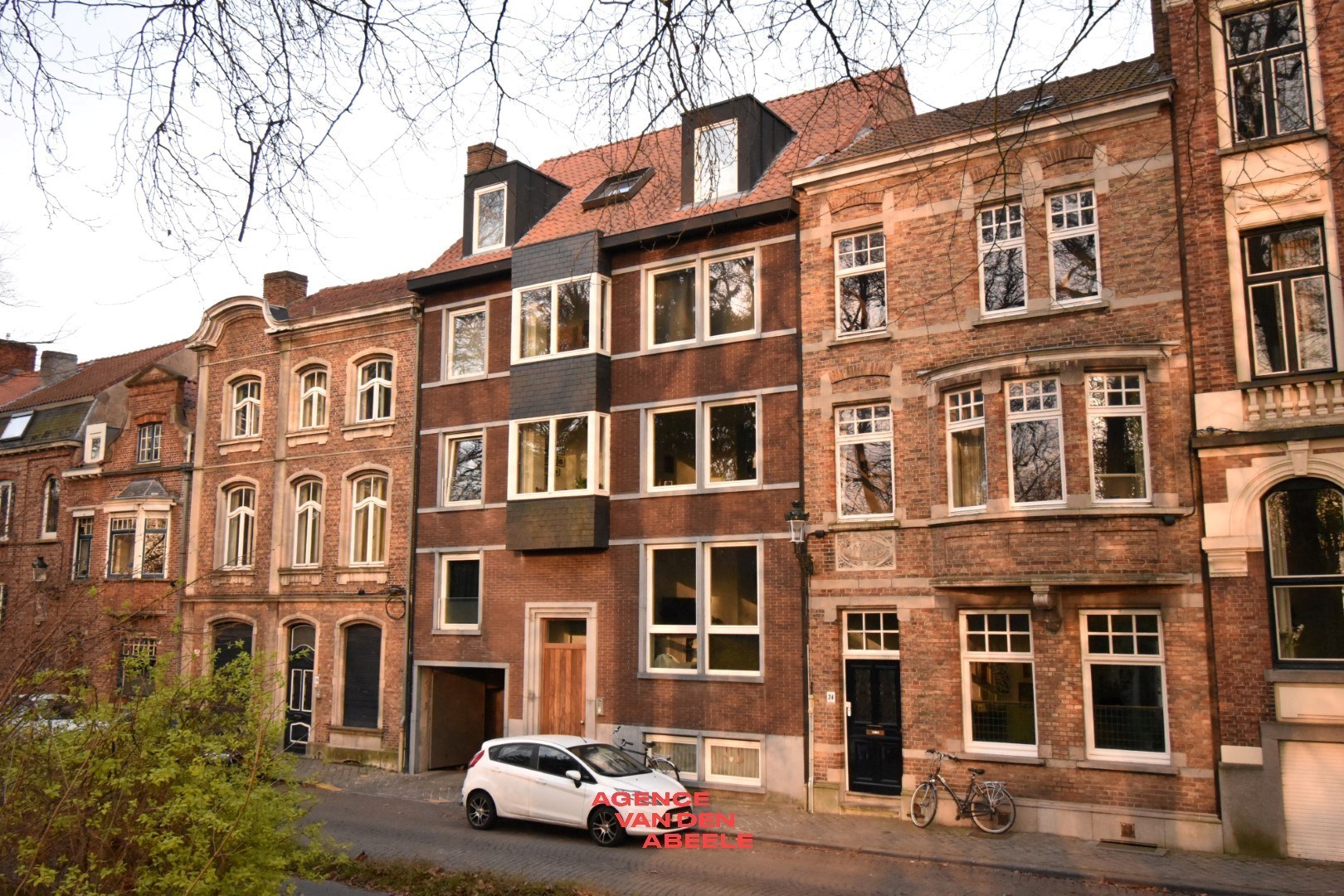 Garage for rent in Bruges - photo 2