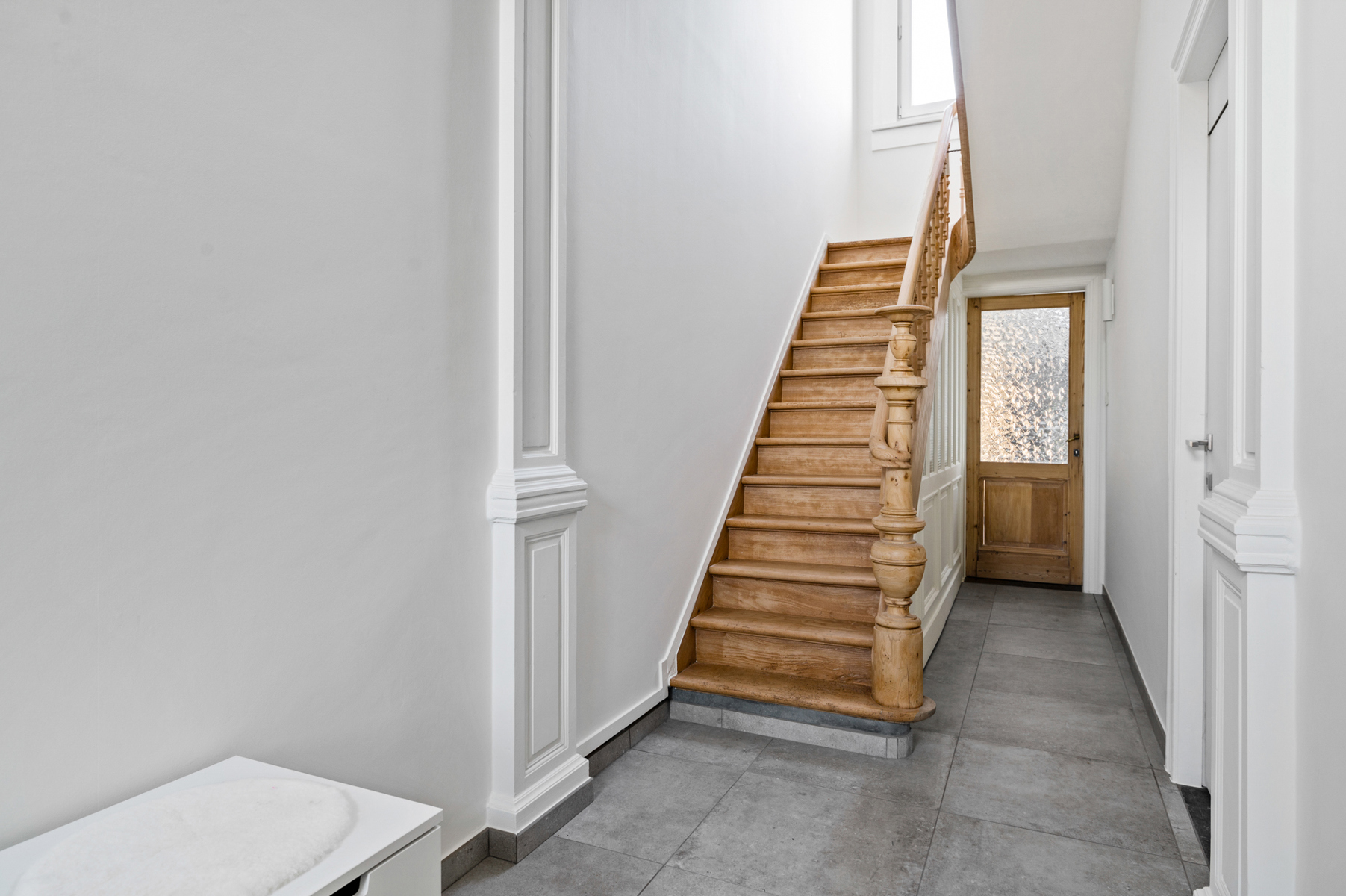 Karaktervolle gerenoveerde woning met 3 slaapkamers en tuin. - foto 2