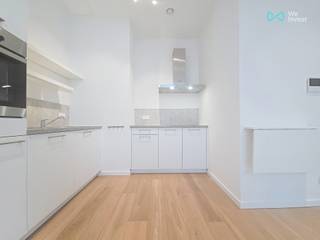 <p>E-mail: clara.jacquy@weinvest.be<br />Tel.: +32 456 12 69 85</p>
<p>We Invest biedt u exclusief deze lichtrijke studio van 37 m² aan, gelegen op het gelijkvloers van een gebouw aan de Koninklijke-Prinsstraat 37 in Elsene.</p>
<p>Dit mooie project bevindt zich in een charmante buurt, op wandelafstand van tal van leuke plaatsen, winkels, openbaar vervoer en alle nodige voorzieningen.</p>
<p>De studio valt meteen op door haar natuurlijke lichtinval en gezellige sfeer. Ze bestaat uit een woonruimte van 20 m², een volledig uitgeruste keuken, een ruime douchekamer en een aparte wasruimte.</p>
<p>Daarnaast beschikt u over een private kelder en een gemeenschappelijke fietsenberging.</p>
<p>Huurprijs: €900/maand<br />Maandelijkse lasten: €95 (voorschot inclusief privéverbruik van warm water, verwarming en gemeenschappelijke kosten)</p>
<p>EPC: C</p>
<p>Een zeldzame opportuniteit die comfort, licht en een uitstekende ligging combineert.</p>
<p>Ontdek nog meer exclusieve panden op www.weinvest.be.</p>