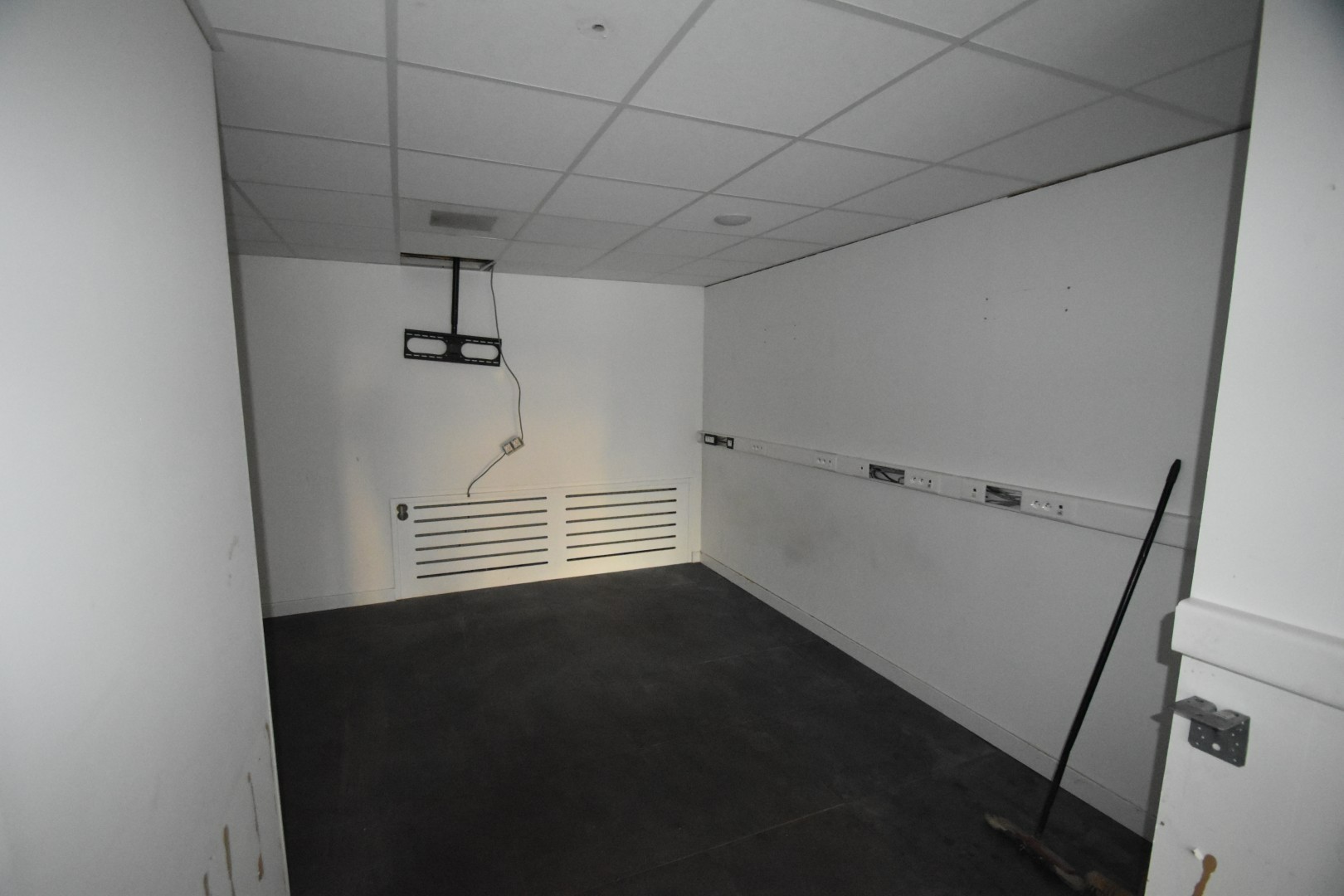 Commercial à louer à Riemst - photo 5