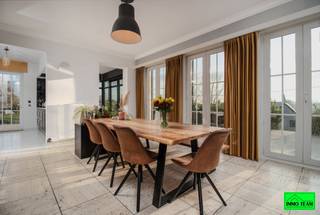 +++ Hunselstraat 13, LENNIK +++In een bijzonder rustige en groene omgeving, midden in het prachtige Pajottenland, bevindt zich deze charmante villa...