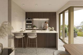 <p>Bijzonder ruim hoekappartement op de eerste verdieping van nieuwbouwresidentie Lucy, centraal gelegen en op enkele passen van zee.<br /><br />Brede inkomhal met toilet en bergruimte, grote en lichtrijke woonkamer bestaande uit salon en eetplaats uitgevend op een zonneterras, volledig ingerichte open keuken, praktische bijkeuken, drie mooie slaapkamers, dressing, twee badkamers met inloopdouche en toilet. Kwalitatieve en stijlvolle afwerking met extra aandacht voor akoestische isolatie.<br /><br />Gemeenschappelijk fietslokaal en vuilnislokaal. Mogelijkheid tot aankoop van een ondergrondse garage. <br /><br />Grondplannen, lastenboek en prijslijst zijn beschikbaar op kantoor.</p>