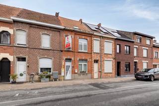 In de Voldersstraat ter hoogte van nr. 176 vinden we deze gerenoveerde woning in een landelijke omgeving met vlotte verbinding naar alle...