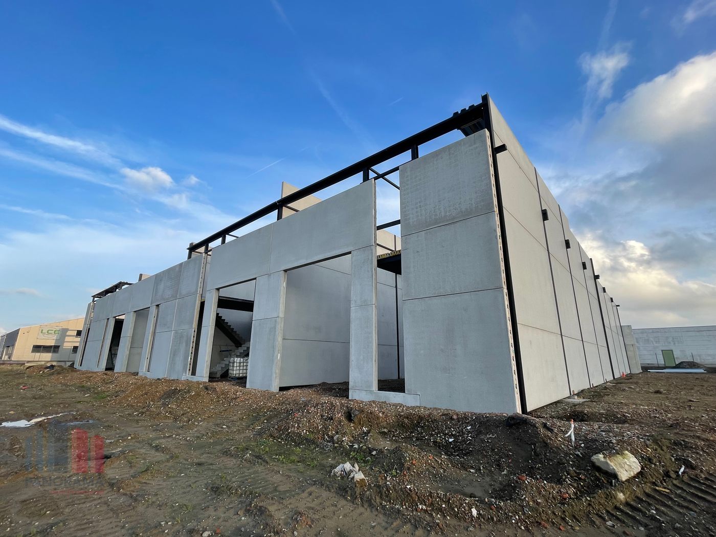 NIEUWBOUW KMO-UNIT VAN 211 m² MET 70 m² MEZZANINE TE KOOP - photo 4