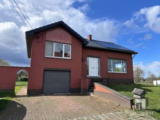 Leuke woning te Schaffen met veel licht en groen zicht over weilanden.Voorzien van ruime inkomhal, woonkamer, keuken, 3 slaapkamers, badkamer, garage...