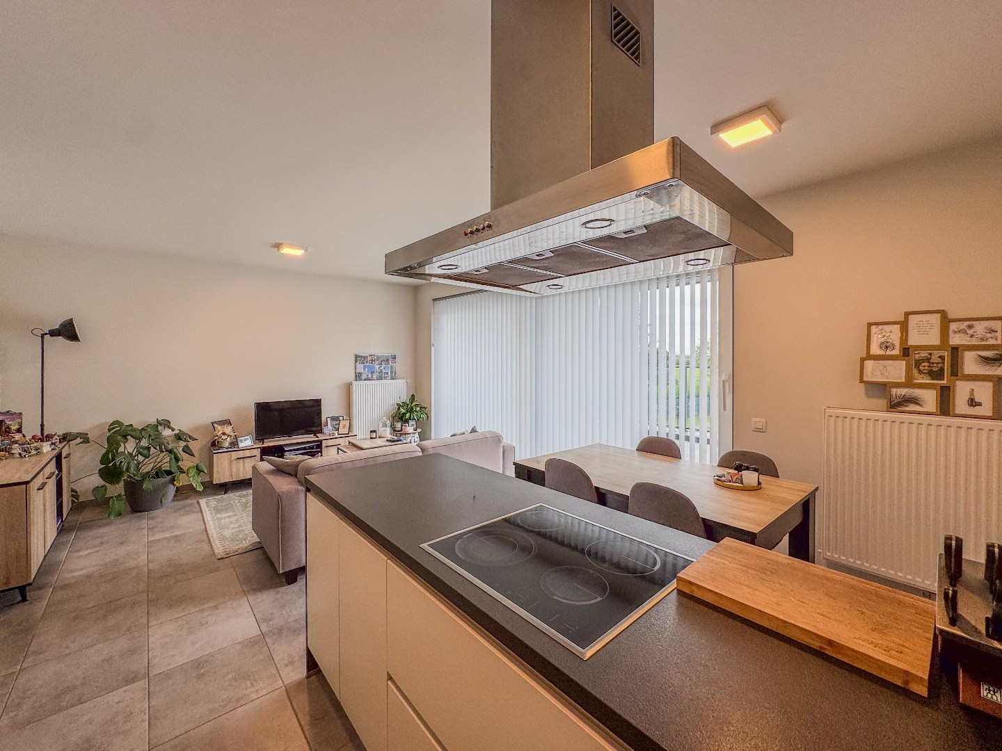 Appartement met 2 slaapkamers, prachtig zonneterras en garage. - foto 5