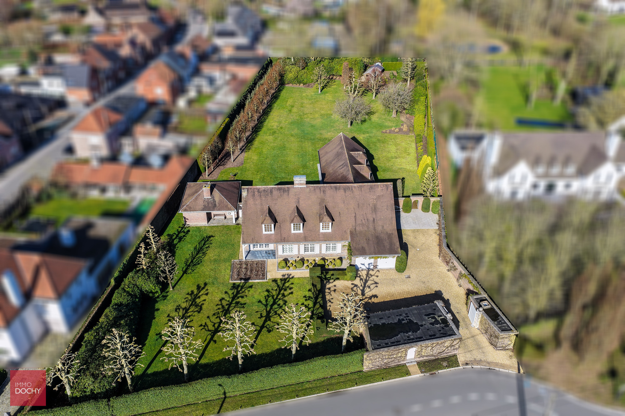 Zeer goed onderhouden ruime villa op 5.328m² - foto 2