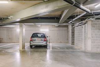 Looking for a garage box for sale for a car or storage of stuff in Sint-Denijs-Westrem ? We have what you are looking for: The assets:- spacious...