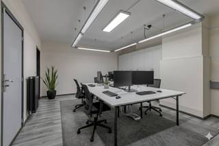 Spacious and Flexible Office Space (190 m²) with Central Location and Extra Basement Space for SaleAre you looking for a representative and...