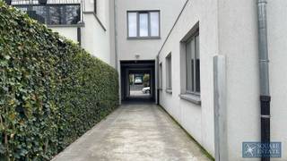 Square Estate vous présente ces superbes bureaux situés dans un quartier très calme de Strombeek-Bever. Ce bureau totalement rénové d'une superficie...