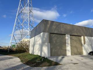 Magazijn van ca. 67 m² te huur in Roeselare in het nieuwbouwproject Bazuin met private parkeerplaats. Het magazijn is gelegen in de nabijheid...