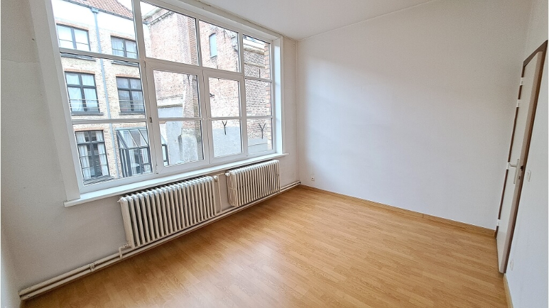 Ruim en lichtrijk 2-slaapkamerappartement te koop in Brugge - photo 4