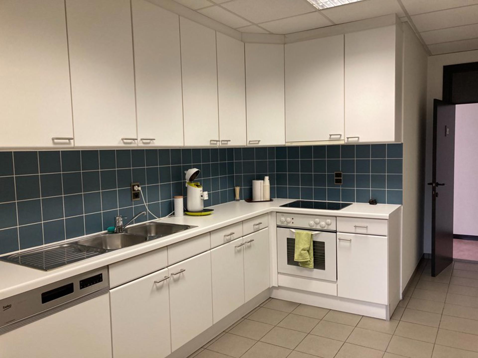 Ingerichte kantoorruimte van 20m2 te huur op welbekende Sleurs site te Balen! - foto 4