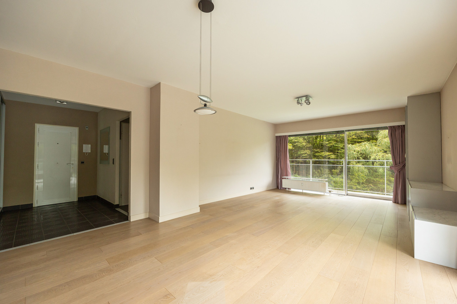 Energiezuinig (EPC B) hoekappartement met uitzonderlijke lichtinval en riant terras te Berchem - foto 3