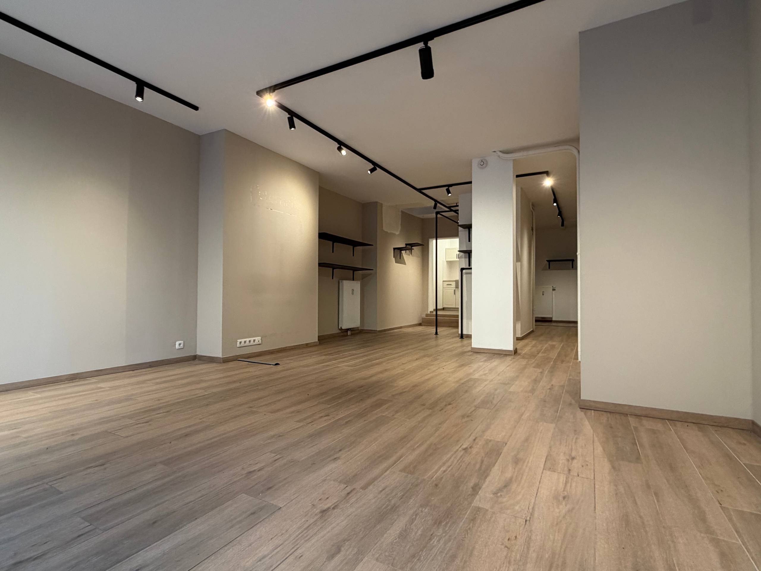 Gerenoveerd handelspand van 166m², vlot bereikbaar - foto 5