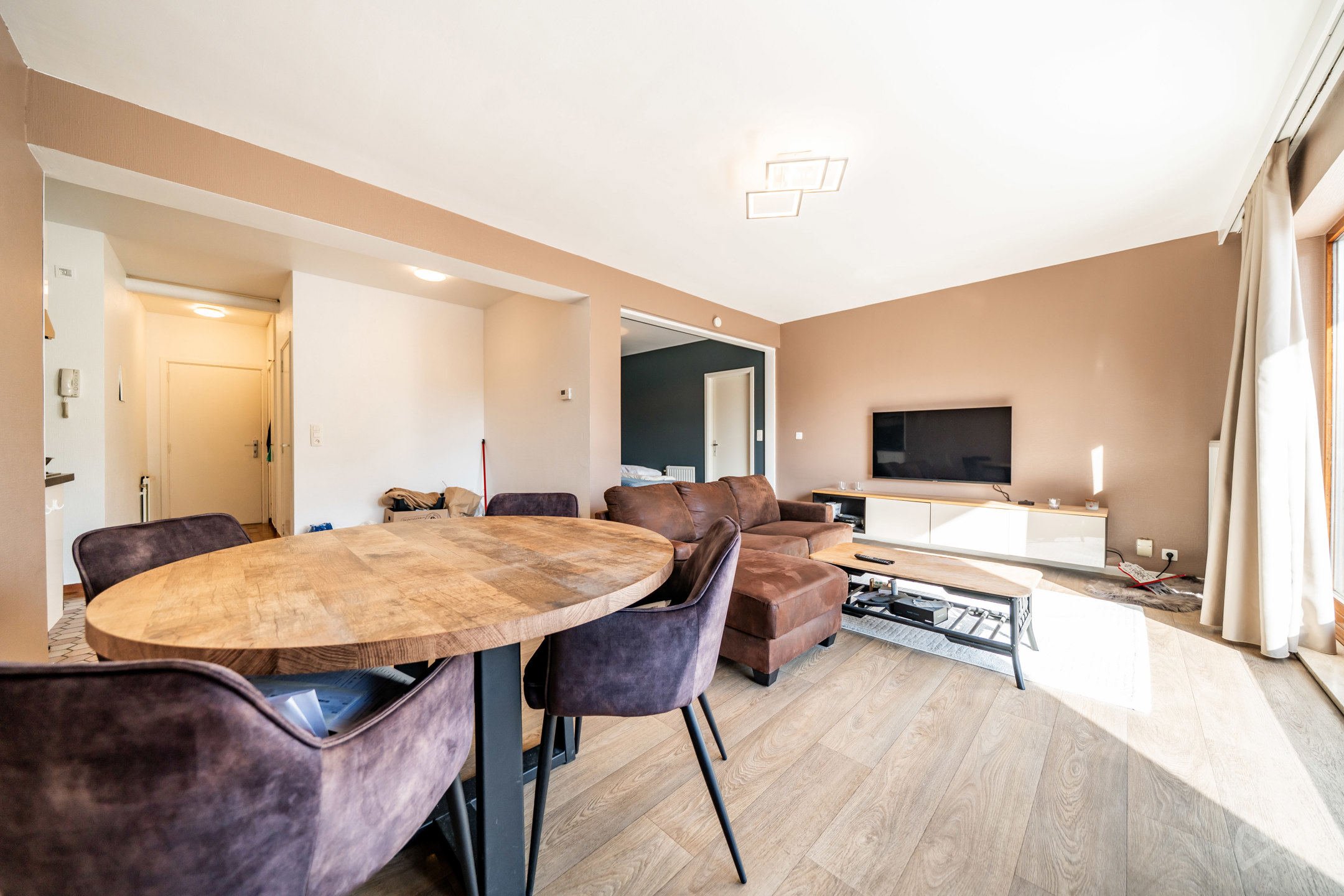 Lichtrijk appartement met terras - foto 4