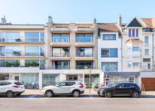 In de kleinschalige residentie 't Anker I stellen wij u dit prachtig appartement voor. We bevinden ons in de Kursaallaan te Koksijde, vlakbij...