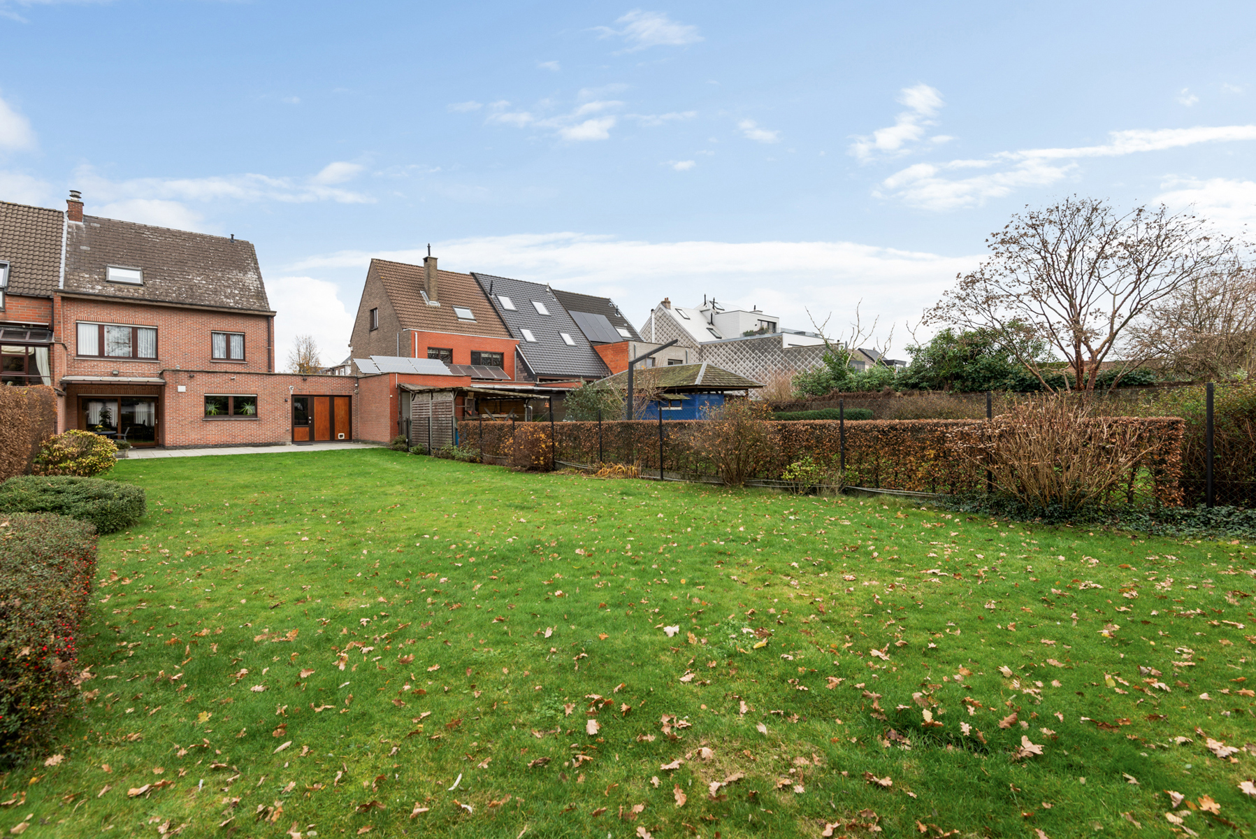 Kom de ruimte ontdekken in en achter deze halfopen bebouwing - foto 4