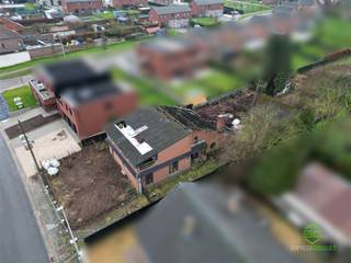 In een rustige straat in Mechelen-Bovelingen vinden we deze af te breken gezinswoning op een groot perceel van 17a 30ca.Na afbraak van de huidige...