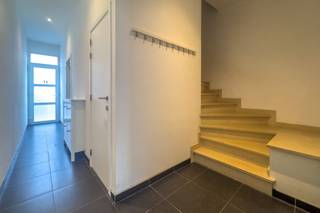 Bent u op zoek naar een woning waar u meteen kan intrekken én alles vindt wat u nodig heeft? Dan is dit precies wat u zoekt.Deze volledig...