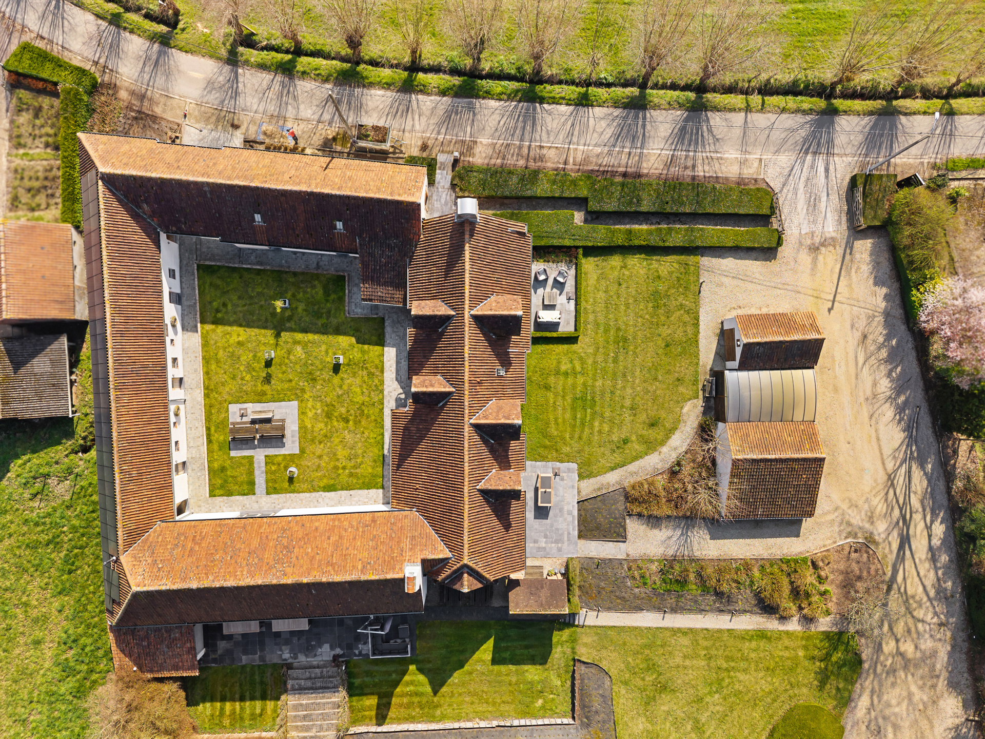 Uitzonderlijk charmante vierkantshoeve met prachtig zicht - foto 4
