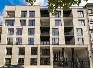 BRUSSELS – In the Sainte-Catherine district, located on the Quai au Foin, within the new UNIQ project, discover indoor parking spaces for sale in...