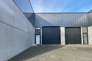 On the edge of the “Hoogveld” industrial zone, we offer a modern 326 m² warehouse unit for rent. The property is easily accessible thanks to...