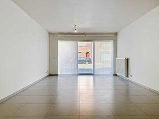 Le moyen le plus rapide pour visiter cet appartement ? Demandez votre visite via le bouton rouge de notre site Web (www.dewaele.com) et vous...