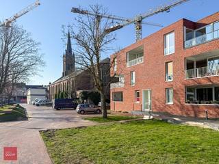 Instapklaar lichtrijk nieuwbouwappartement bestaande uit inkomhal, ruime living, open geïnstalleerde keuken, 3 slaapkamers (of 2 slaapkamers...