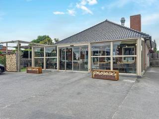 Na tien succesvolle jaren vol tevreden klanten en een fantastisch team heeft Siska met pijn in het hart beslist om haar geliefde frituur over...