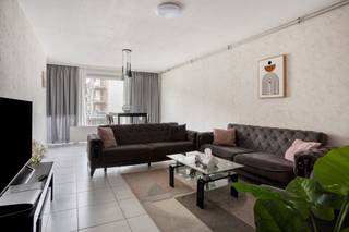 Ontdek dit lichtrijke appartement in een kleinschalig gebouw met lage vaste kosten. Dankzij de grote raampartijen over de volledige breedte van...