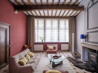 Patershol. Exceptional property with unique outdoor space and nearby covered parking<br /><br />Behind the stunning stepped gable façade lies a unique townhouse with a living area of 316 m² and an outdoor space of approximately 125 m².<br /><br />This remarkable property is offered for sale together with a nearby covered parking space (optional).<br />In addition to its exclusive location in the Patershol district, the house offers several impressive living and dining areas, bedrooms, and leisure spaces spread across different levels.<br /><br />The authentic character of the residence, combined with the charming outdoor area and unique layout, creates an exceptional overall living experience.<br /><br />In its current configuration, the house features two bathrooms and three bedrooms, one of which includes a separate sitting area that can also serve as an adjoining double bedroom. An additional asset is the 36 m² of solar panels installed on the roof.<br /><br />In summary, an extraordinary property located in the historic city centre.