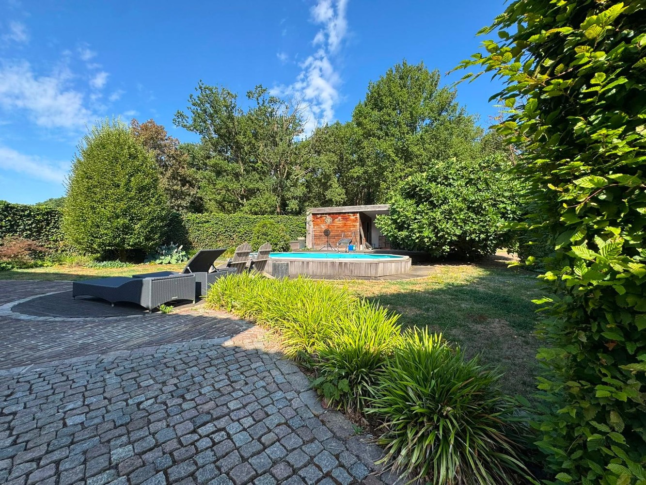Villa met zwembad en bijgebouw - foto 5