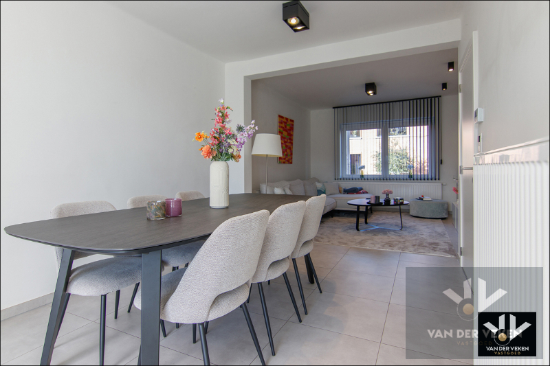 Volledig gerenoveerde en instapklare woning met gezellige stadstuin - foto 5