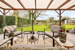 Op zoek naar een aangename woning waar licht, ruimte en rust centraal staan? Dan is deze open bebouwing op een perceel van 779 m², gelegen in...