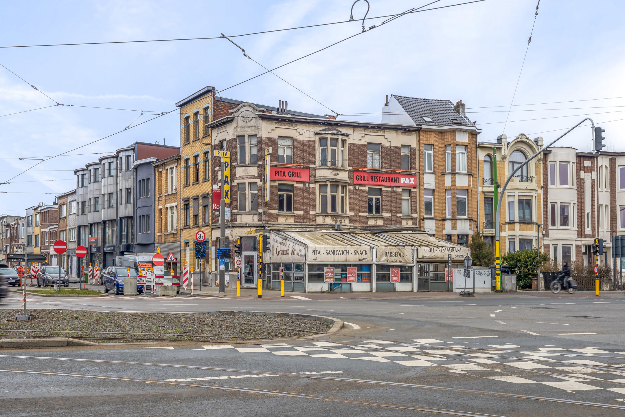 Handelspand +te renoveren appartement op centrale ligging  - foto 4