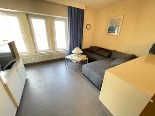 Mooie gemeubelde studio met zicht op het Steen en op de Schelde. Indeling :Woonkamer: 5.30 x 6.80, tegels. TV aanwwezig.Keuken : ingericht met...