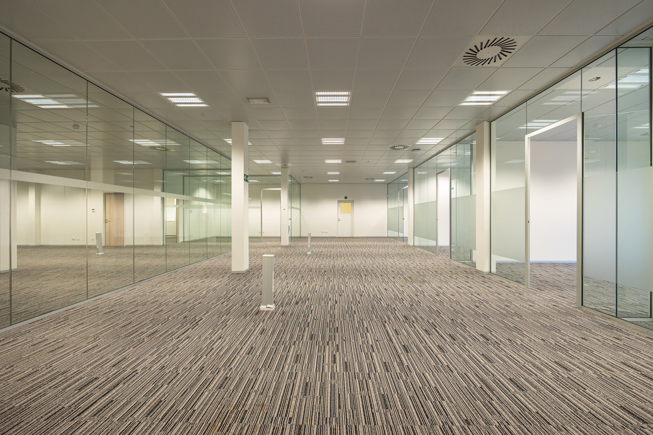 Commercial for rent in Geel - photo 3