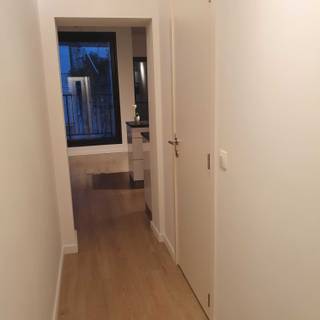 Gezellig appartement op een centrale locatie in Antwerpen, perfect voor singles of jonge koppels. Centrale ligging met vlotte bereikbaarheid, nabij winkels, horeca en openbaar vervoer.