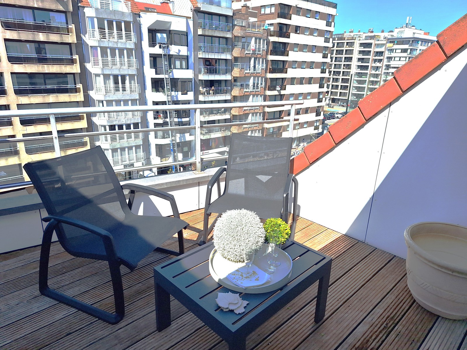 Comfortabel appartement met ruim terras, nabij het strand - foto 4