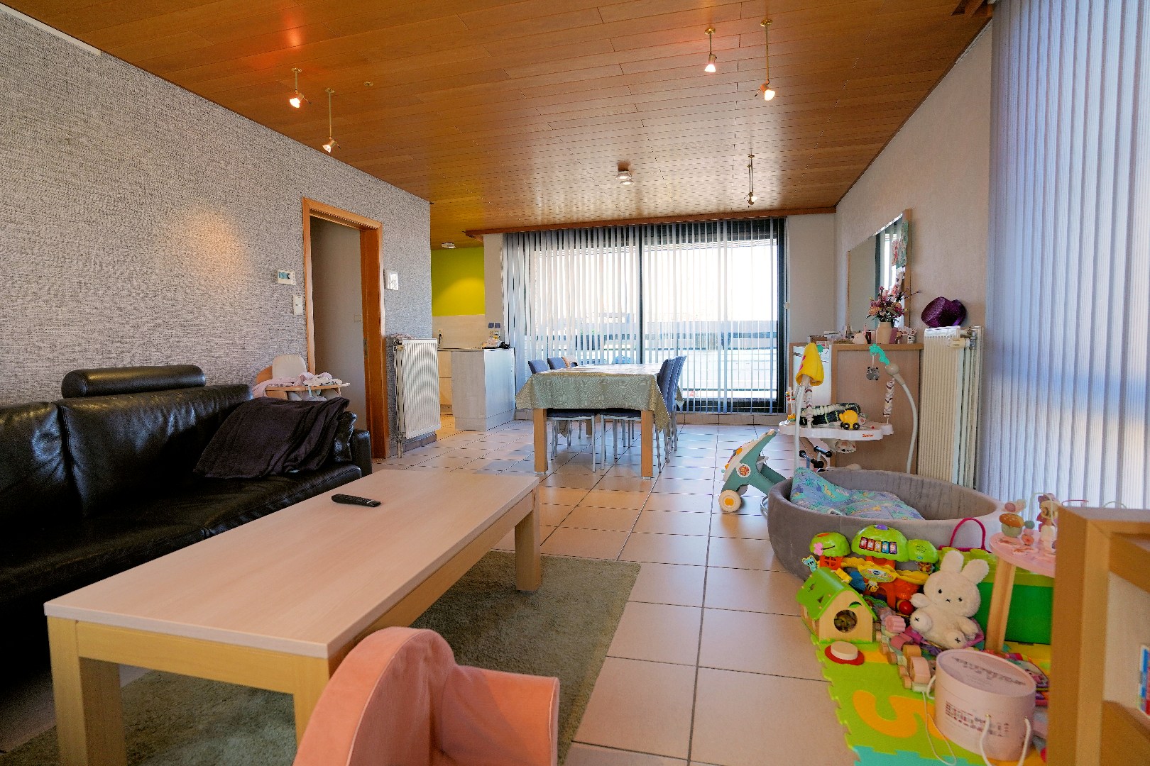 Instapklaar ruim duplex appt 4 slpk + bureel+ terras+grote tuin - foto 4