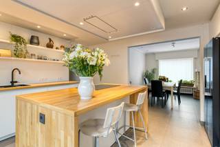 De perfecte balans tussen wonen en genieten in het groen!Thuiskomen in een oase van rust, omringd door weilanden en met de mooiste fiets-...