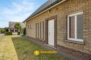 Te renoveren open bebouwing met 4 slaapkamers te koop in Wachtebeke!In de Melkerijstraat 18 te Wachtebeke vindt u deze open bebouwing met een...