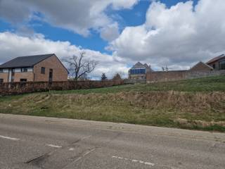 Lot 4 : bouwgrond te koop in Hoegaarden – rustig wonen in het groen! Net buiten de dorpskern van Hoegaarden ligt dit mooi perceel in een...