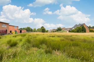 TECHNISCHE FICHE (Lot 2a + Lot 2b)Grondoppervlakte: 1301m²Perceelbreedte: 22,50 mOriëntatie: WestenGeen bouwverplichting!HoofdgebouwMaximale...